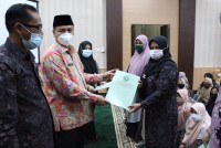 Kemenag Banda Aceh Serahkan SK dan Pembinaan PPNPN 
