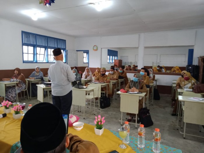 Madrasah Kemenag Aceh Besar Dibekali Sosialisasi Akreditasi 