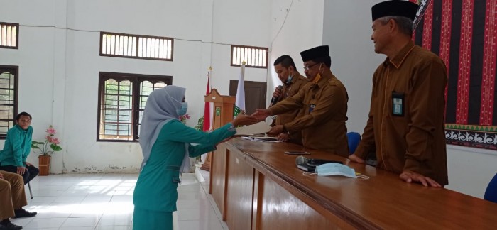Sebanyak 38 Tenaga Pramubakti Kemenag Gayo Lues Terima SK