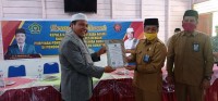 Kakankemenag Gayo Lues Serahkan Perpanjangan Izin Operasional Pondok Pesantren Bunayya