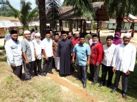 Keluarga Besar Kemenag Langsa Takziah ke Rumah Duka Hj Darmiah, Ibunda Ibnu Sa`dan