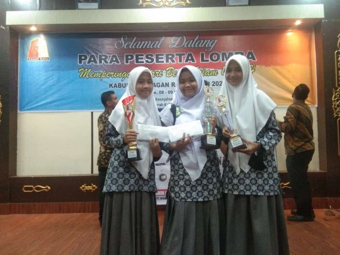 Membanggakan, 3 Siswa MTsN 1 Nagan Raya Raih Medali Emas