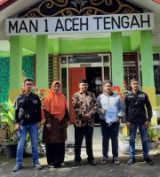 Muhammad Nur, Siswa MAN 1 Aceh Tengah Dapat Paket Umrah Gratis Dari Kapolda Aceh 