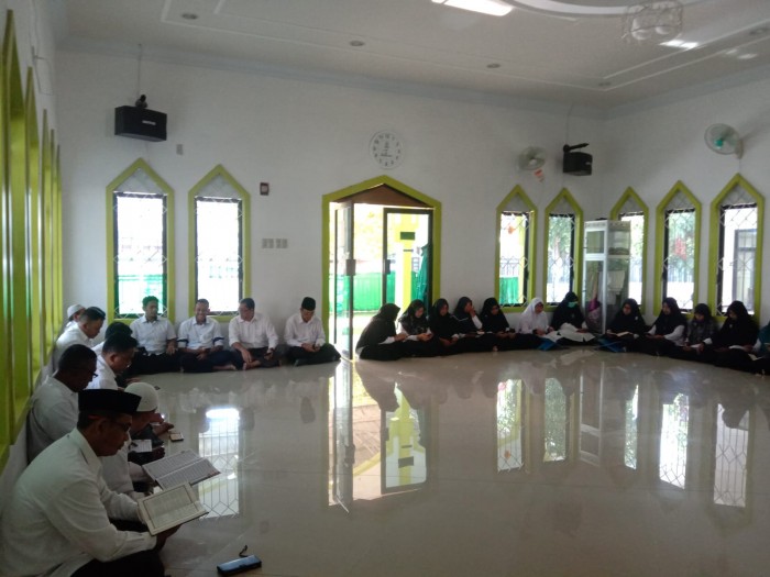 Tingkatkan Pemahaman tentang Al-Qur'an, Kakankemenag Aceh Selatan Ajak ASN Tadarus, Tahsin, dan Tadabbur