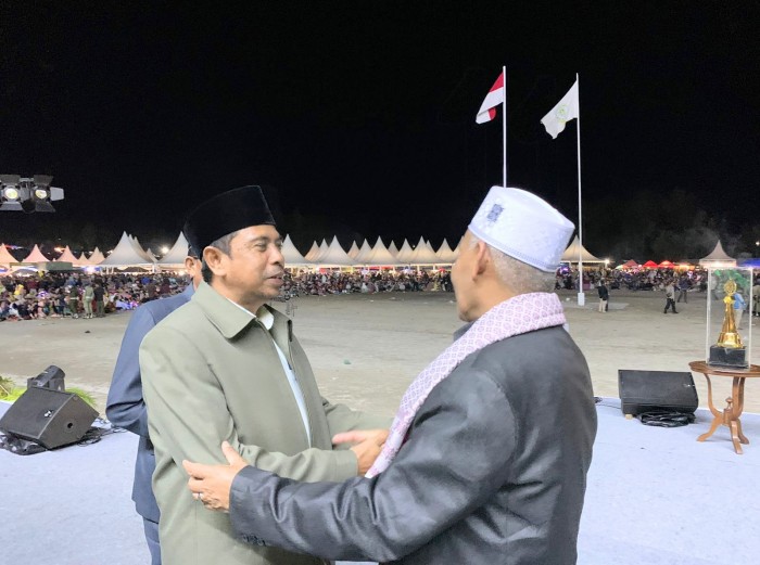 Setelah Penutupan MTQ, Kakanwil Terima Penghargaan Saat Wisuda Ma'had Aly Darul Lughah Al-Arabiyah