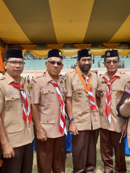 Hasanuddin Terima Lencana Panca Warsa Kwarda Aceh