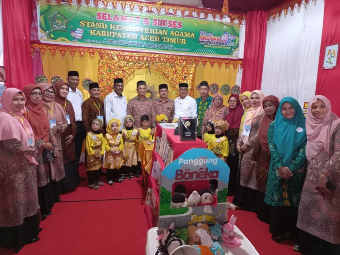 Pj Bupati Kunjungi Stand Kemenag Aceh Timur, Kakankemenag Lanjut Acara Maulid