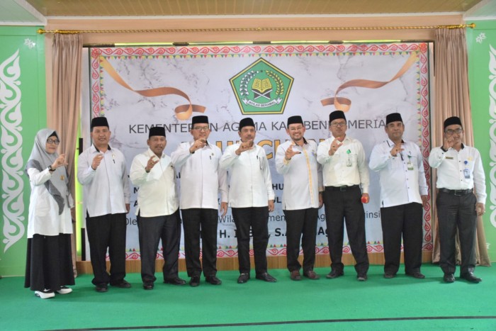 Pj Bupati Bersama Kakanwil Kemenag Aceh Resmikan KUA Bener Kelipah dan Launching 3 Program