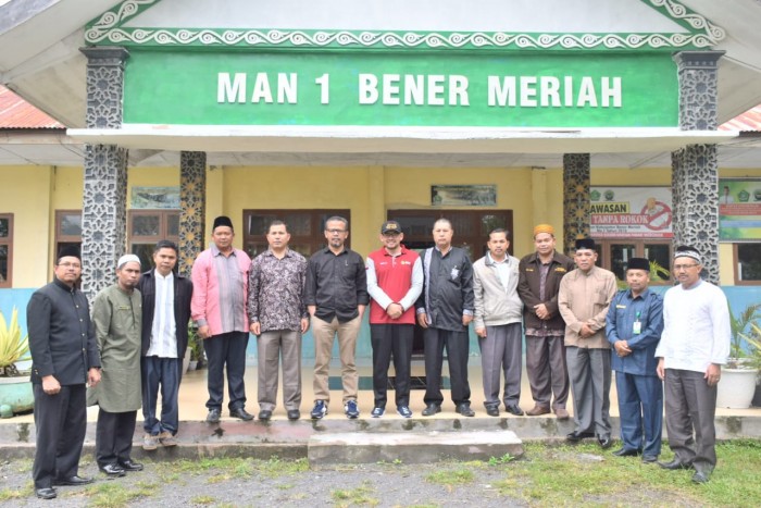 Usai Koordinasi ke Dinas Pertanahan, Kakankemenag Wahdi Sambangi MAN 1 dan MTsN 1