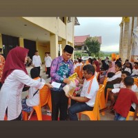 Kakan Kemenag Subulussalam serahkan bantuan pada Hari Disabilitas International
