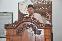 Khatib di Kampung Zakat, Kakankemenag Wahdi Ajak Tingkatkan Zakat