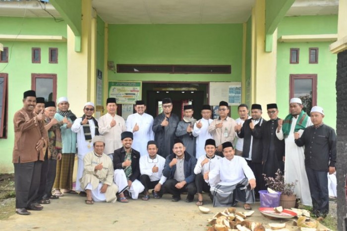 Safari Khatib dalam Rangka HAB Ke-77, Kakankemenag Wahdi Khutbah di Masjid Blang Rakal