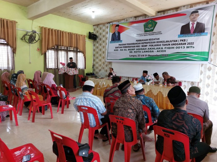 Hasanuddin Buka Kegiatan Program Pengembangan Keprofesian berkelanjutan (PKB) 