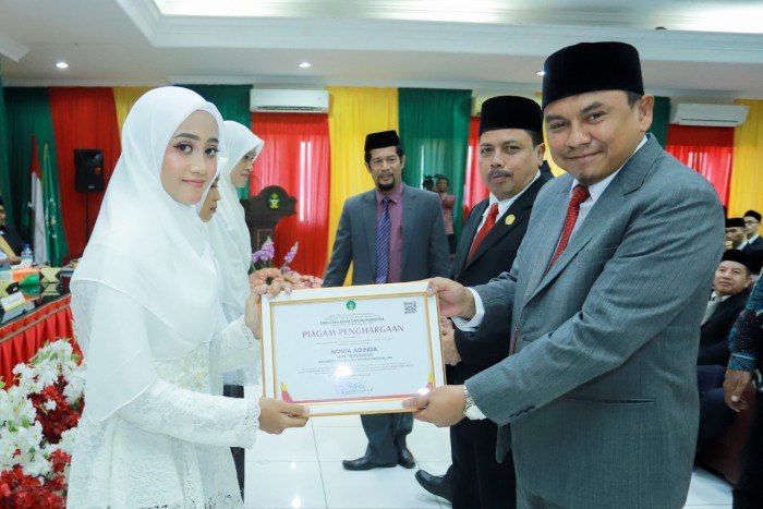 FAH Yudisium 137 Lulusan, Dekan Ingatkan Pentingnya Integritas