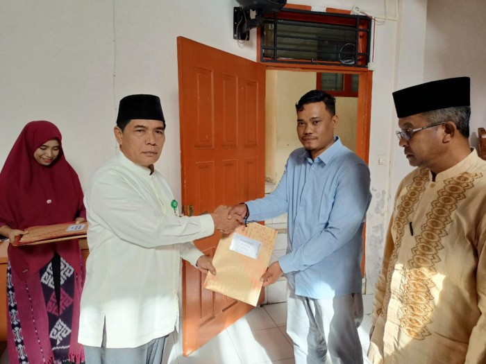 Serahkan DIPA 2023, Kakankemenag Aceh Tengah Minta Kinerja Anggaran Berjalan Maksimal