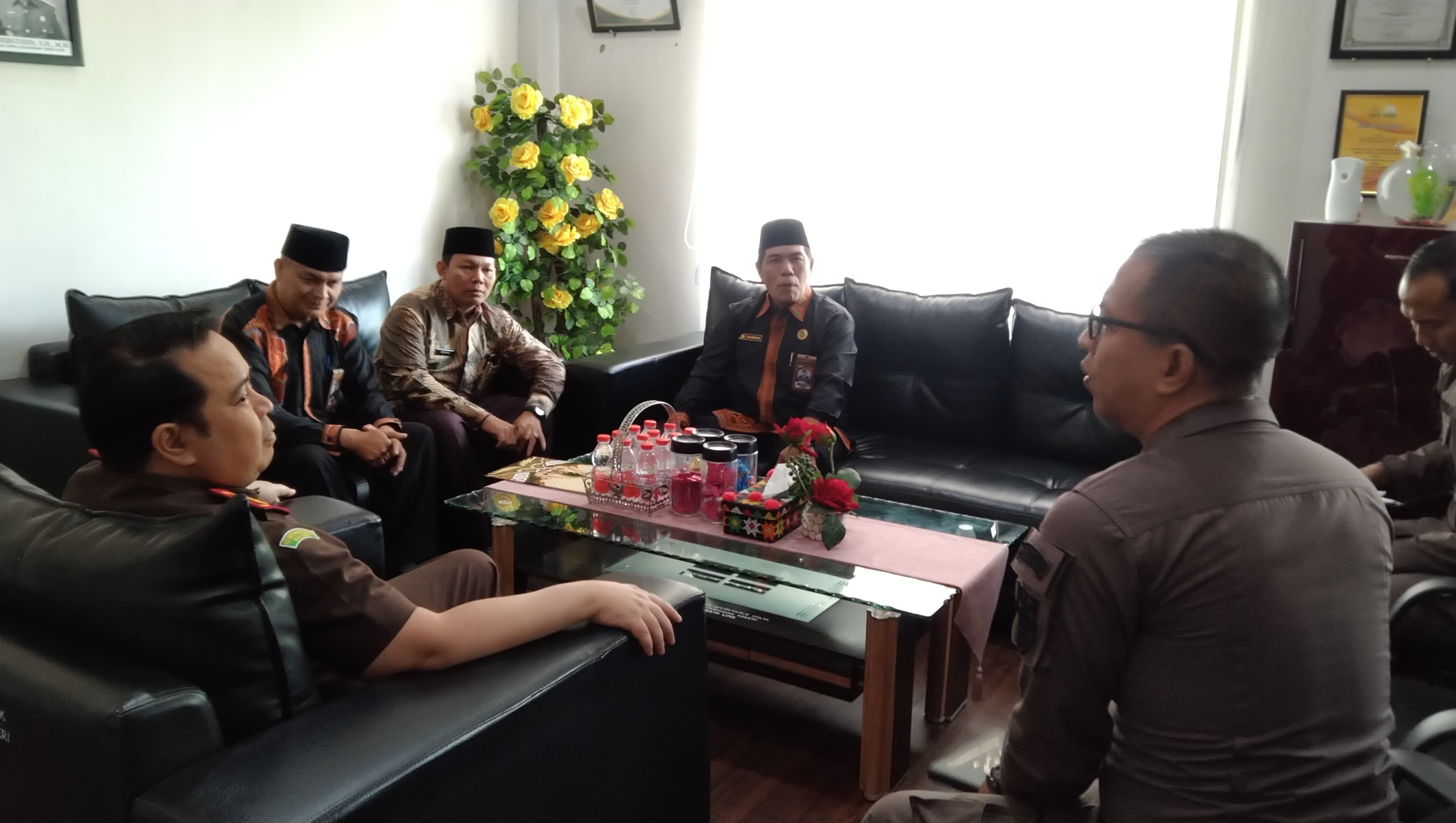 Kakankemenag Gayo Lues Sambangi Kejari Gayo Lues