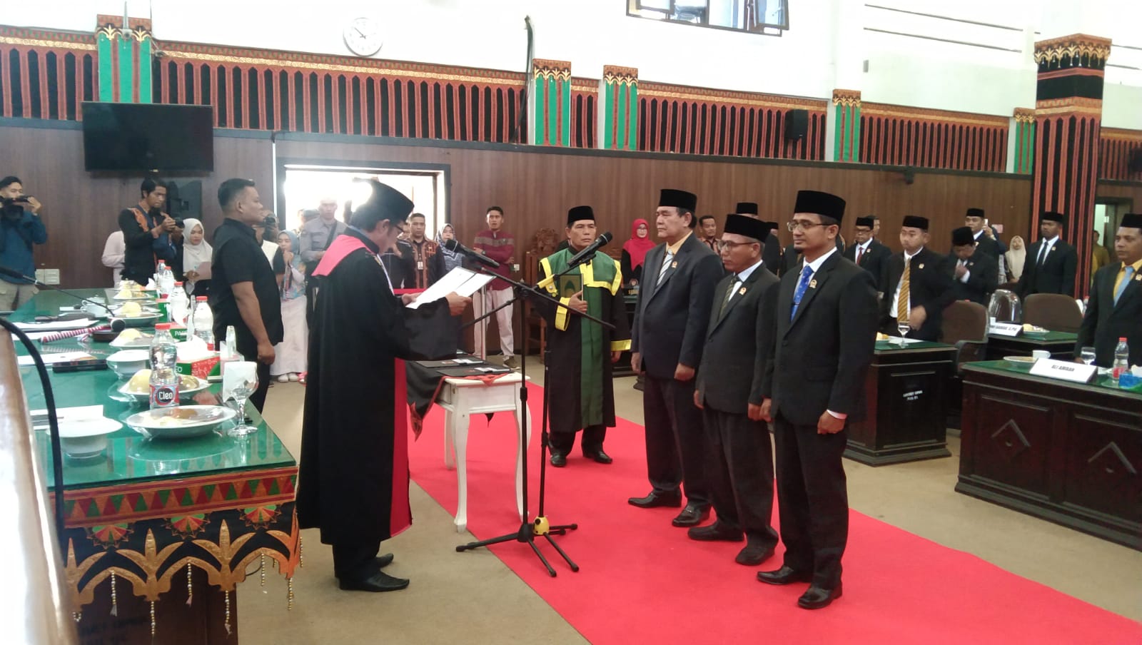 Kakankemenag Gayo Lues sebagai Pengukuh Sumpah Pimpinan DPRK periode 2024-2029