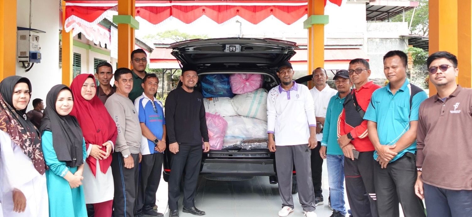 Pelepasan Rombongan Kakankemenag Simeulue Beserta Staf yang Akan Berangkat Menuju Daerah Terdampak Bencana Banjir Bandang di Daratan Aceh